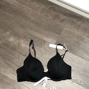 Victoria's Secret Black T-Shirt Lightly Lined Wireless Bra NWT * 36B